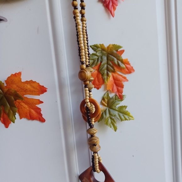 🍂Solid Wooden Beads 17" Sweater  Necklace - Picture 3 of 6